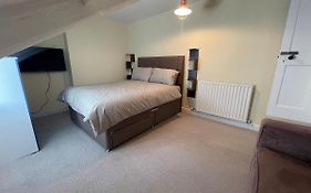 Carew Lodge & Loft